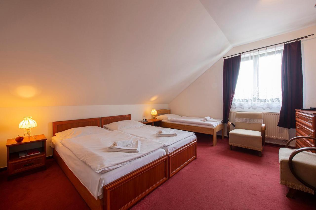 Motel&Restaurant Lavender Poprad Buitenkant foto