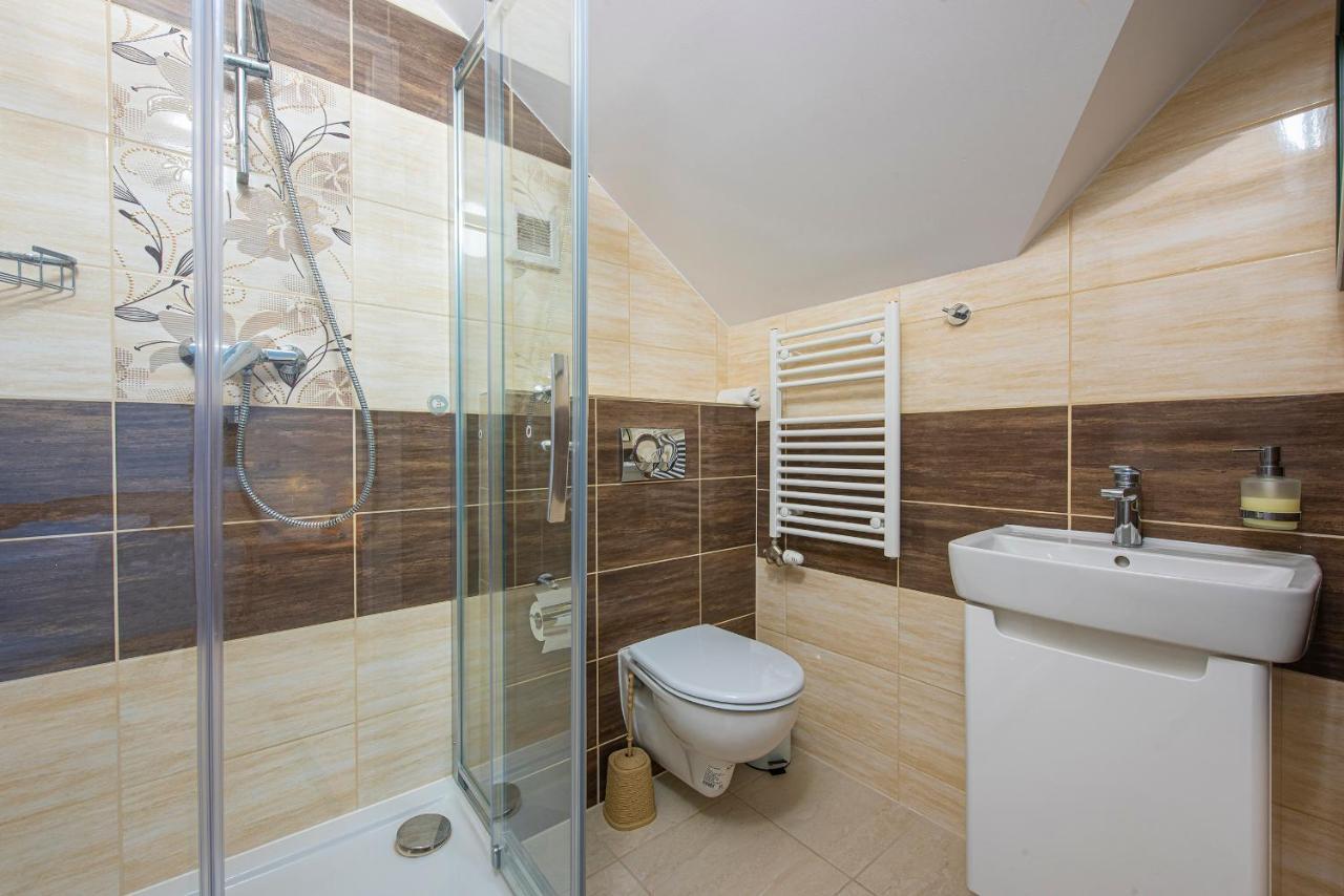 Motel&Restaurant Lavender Poprad Buitenkant foto